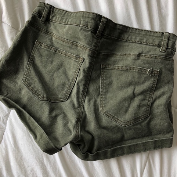 H&M shorts - Picture 2 of 2
